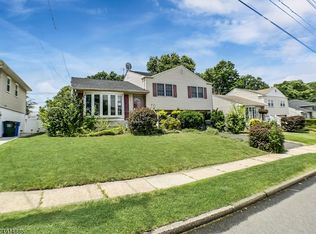 59 Fleetwood Ave, Woodbridge, NJ 07095