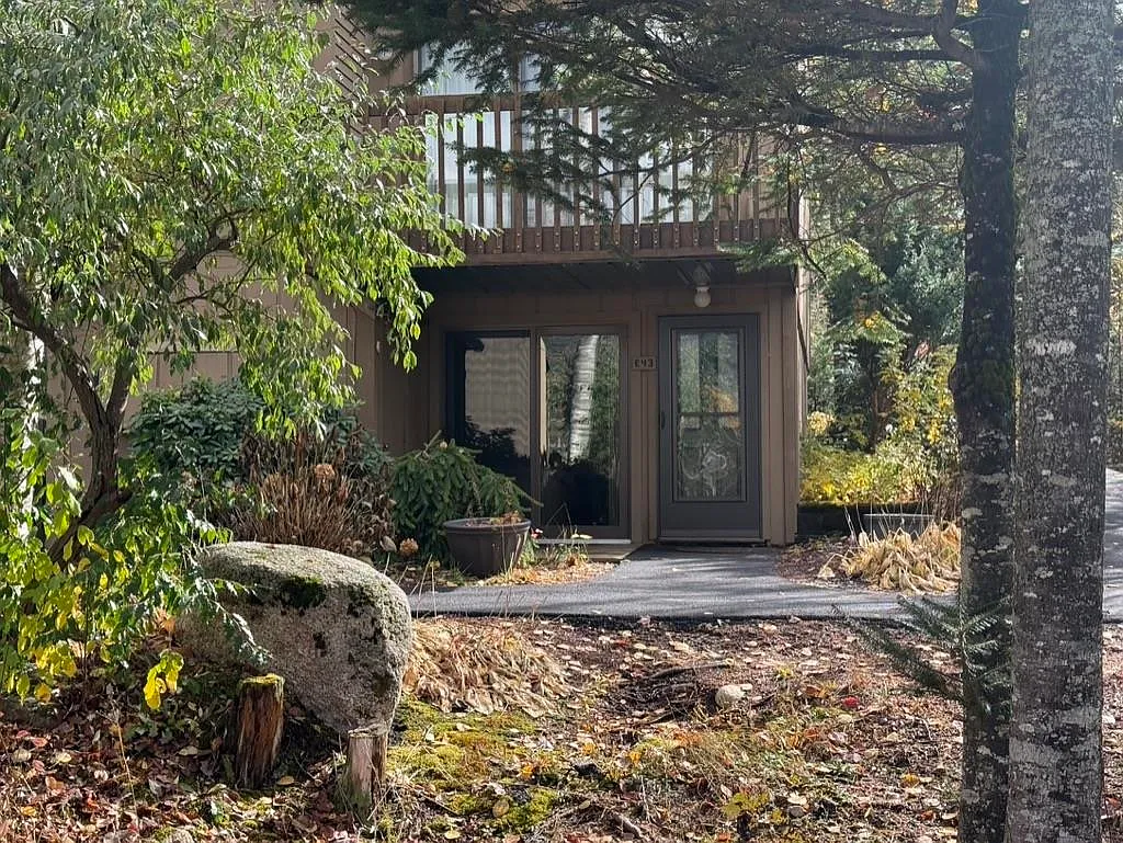 Ellsworth — Photo 1
