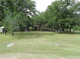 207 White Oak St, Somerville, TX 77879