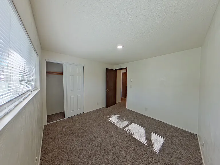 710 E 15th Aly — Photo 13
