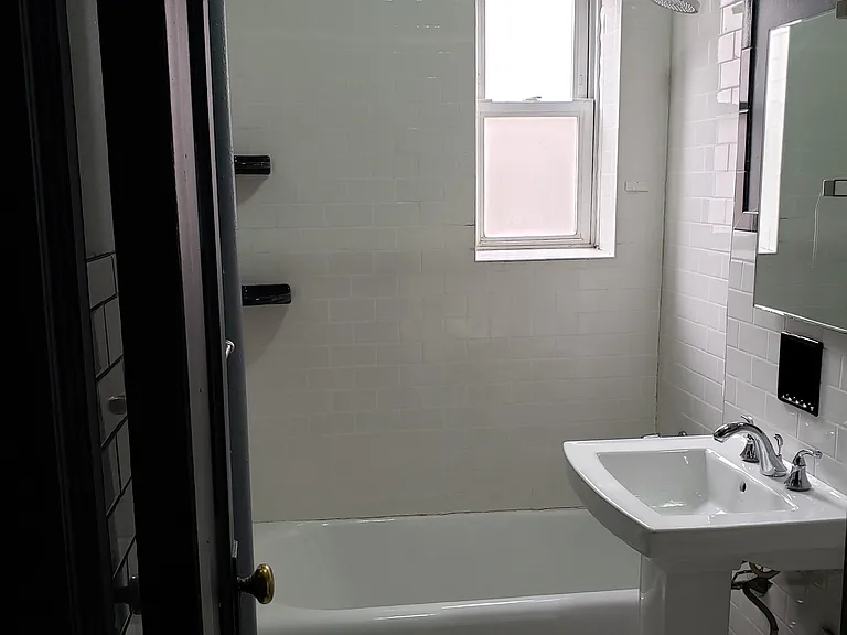 45-14 43rd St #4E — Photo 12