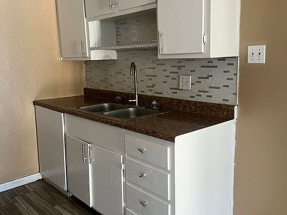 4th image of 2619 Sherwood St #1