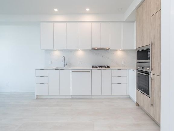 4th image of 537 Cottonwood Ave #2906