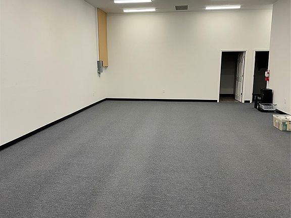 4th image of 1580 Market Cir Unit 2