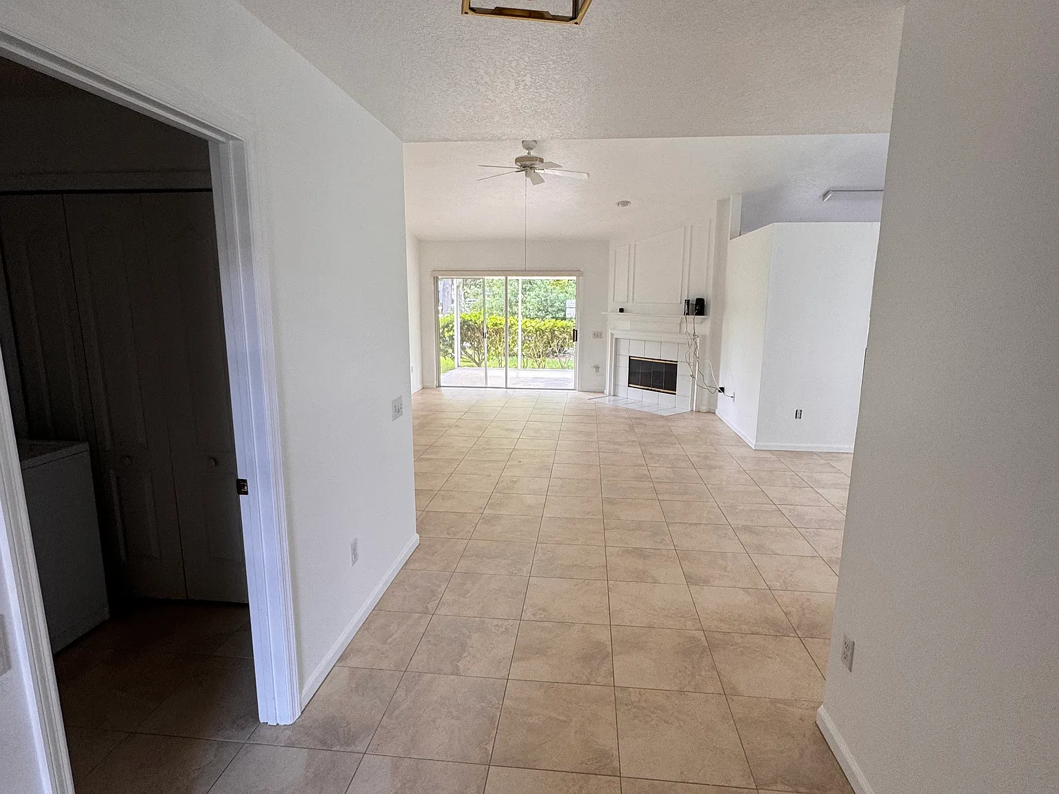 3 bed, 1494 sqft, $2,300 — Photo 2