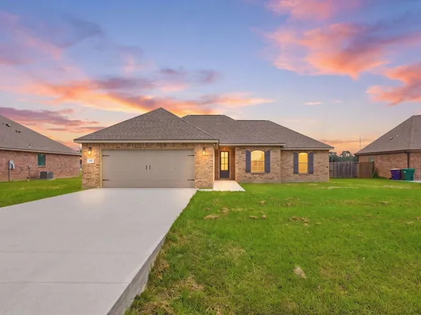 108 Hickory St, Iowa, LA 70647