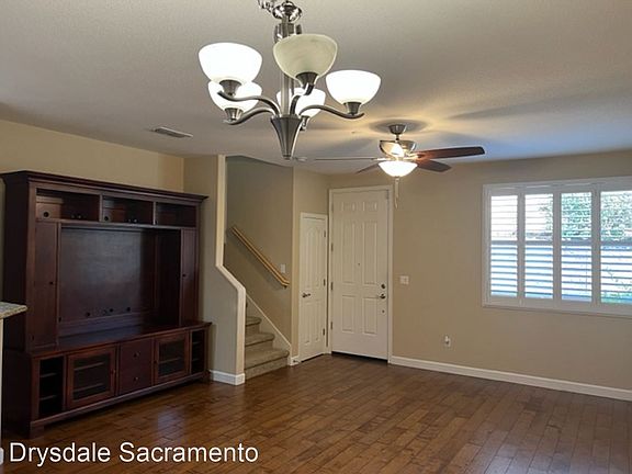 3rd image of 1405 Dante Cir
