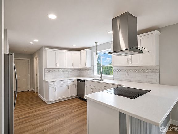 5th image of 8410 Kaster Drive NE