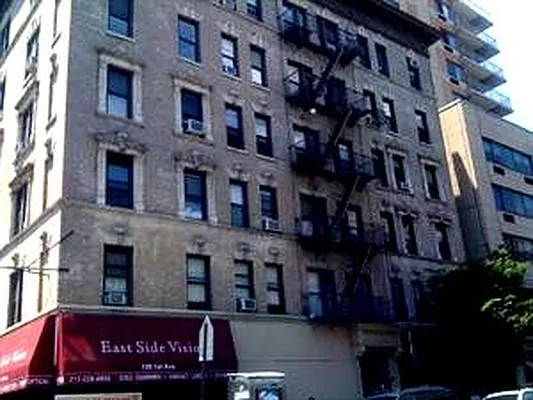 Rented by Douglas Elliman | media 27