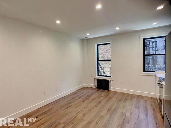 3rd image of 29 Putnam Ave #1E