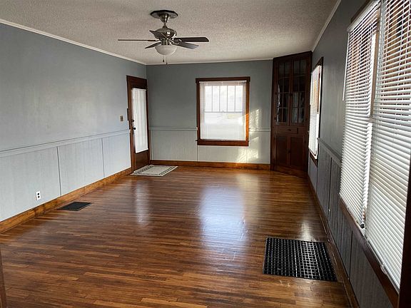 2nd image of 602 E Franklin St