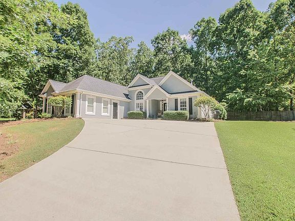 2nd image of 553 Redwood Cir #56