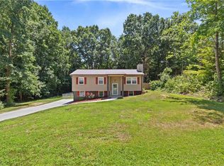451 Fieldstone Dr, Winston Salem, NC 27127