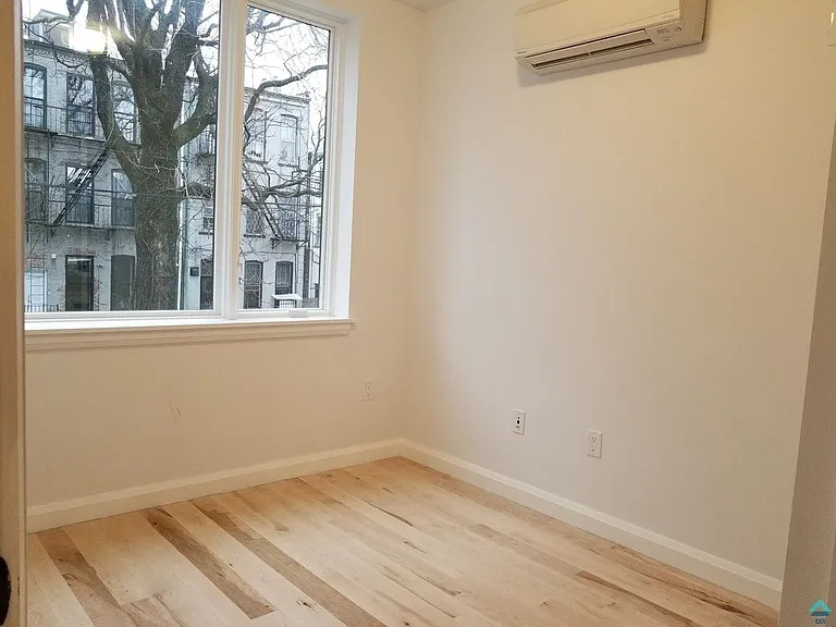 1816 Gates Ave #2AA — Photo 9