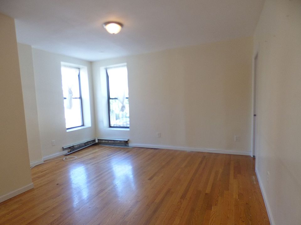 1st image of 67 Underhill Ave #2