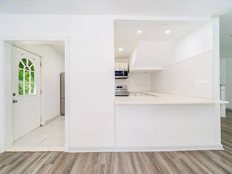 629 South Rd — Photo 13