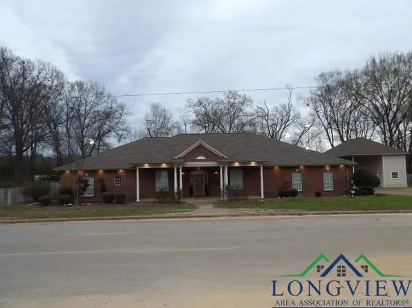 160 Hollybrook St, Gilmer, TX 75644