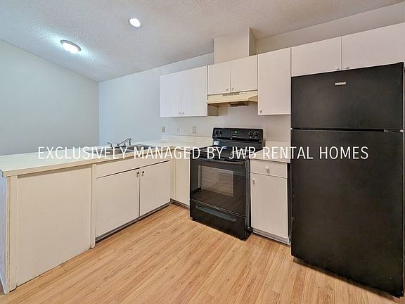 3rd image of 5140 Glen Alan Ct N