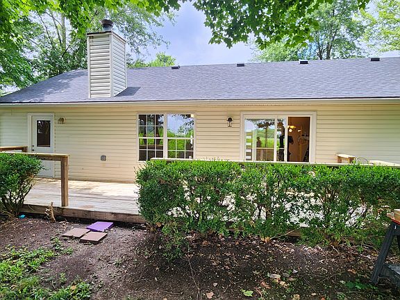 3rd image of 3452 Lauren Dr