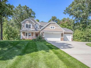 8589 Camelot Ave NE, Rockford, MI 49341