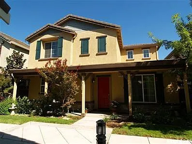358 Carriage Ln photo 1