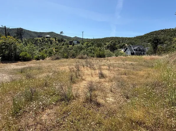 15672 Swasey Mine Ln, Redding, CA 96001