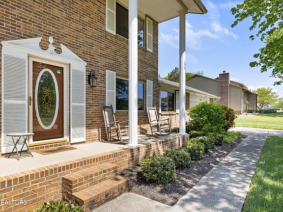 5th image of 1501 Moorgate Dr