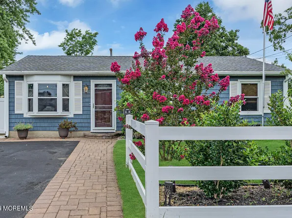 45 Saint Johns Place, Keansburg, NJ 07734