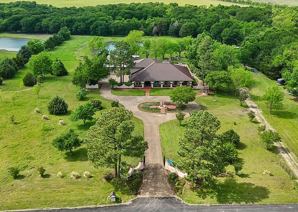1st image of 1000 English Rd