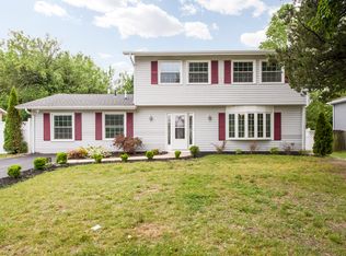 1042 Feathertree Dr, Toms River, NJ 08753