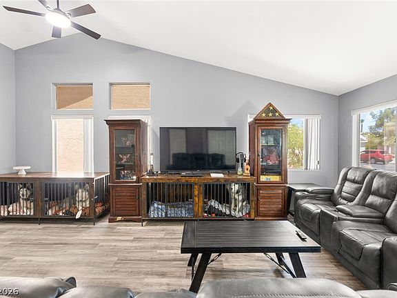 3rd image of 4689 Canna Dr