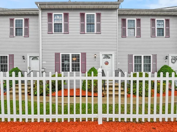 5239 N Main St APT 7, Fall River, MA 02720