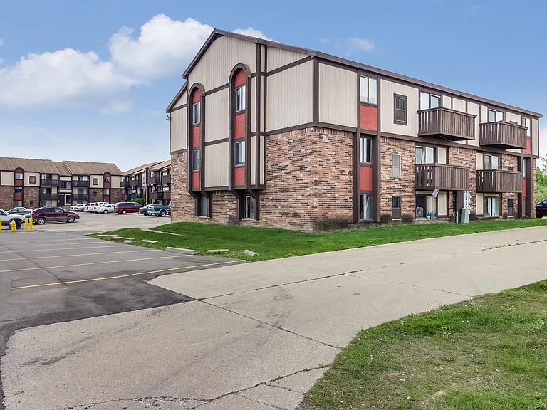 55 Suzanne Dr — Photo 25