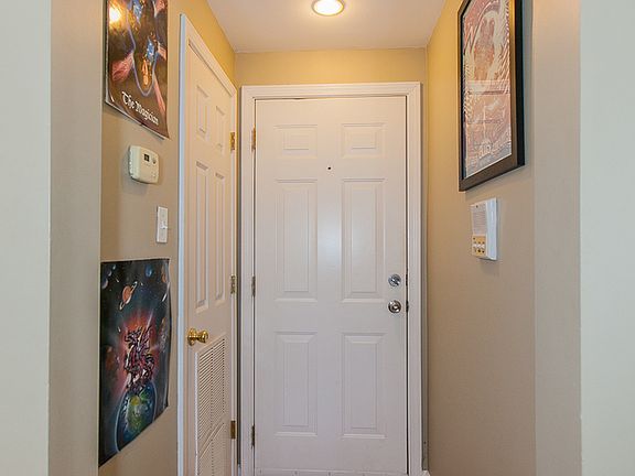 2nd image of 1622 W Farwell Ave APT 1A
