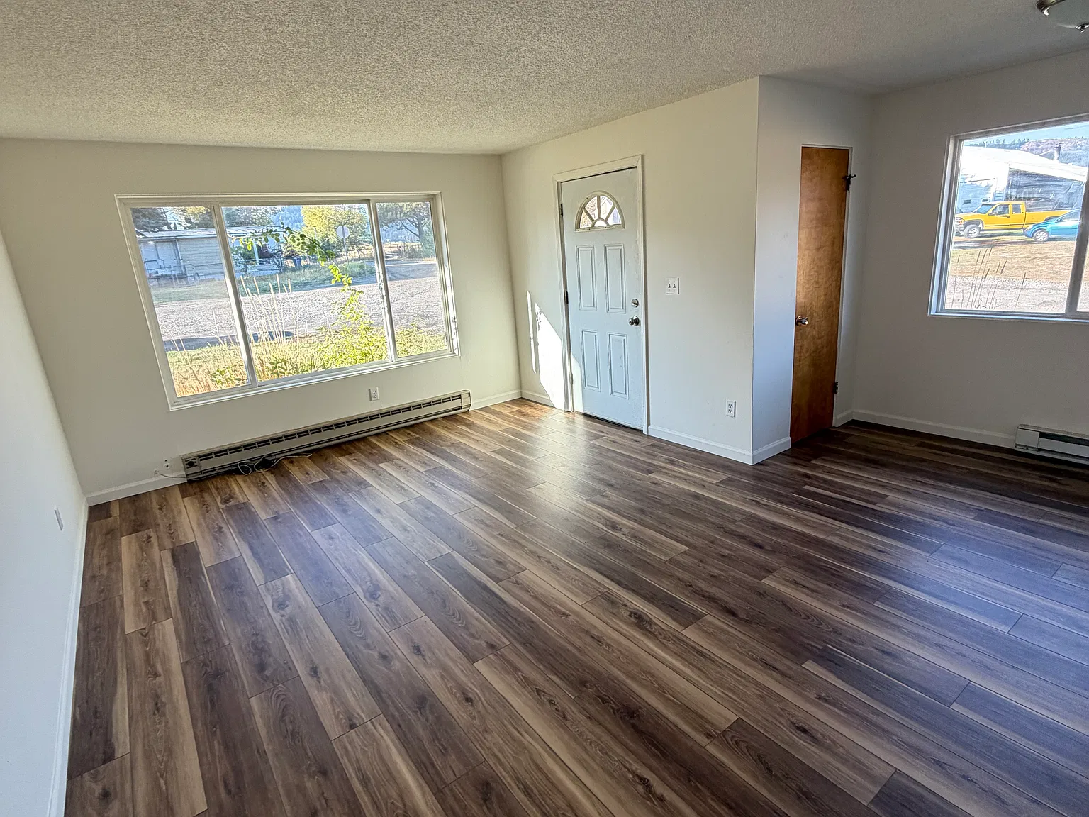 2 bed, $1,100 — Photo 4