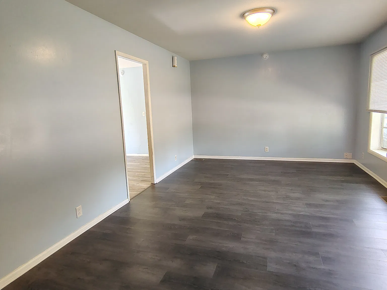 3 bed, 1075 sqft, $1,200 — Photo 2