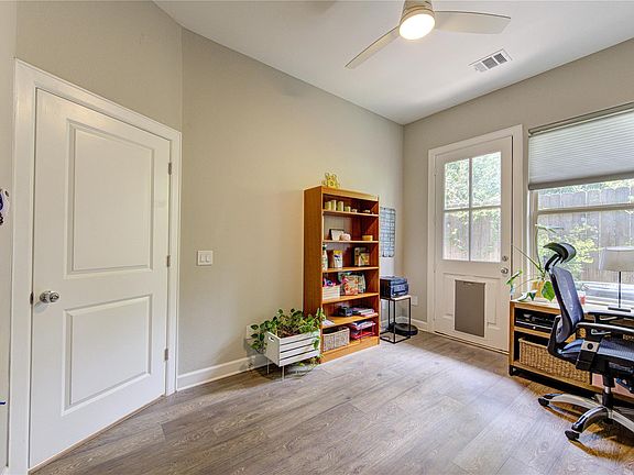 4th image of 5103 Royal Heath Dr