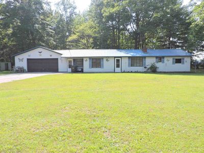 2977 N Carter Rd, Pinconning, MI, 48650