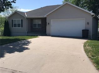 18505 Hartford Ct, Independence, MO 64058