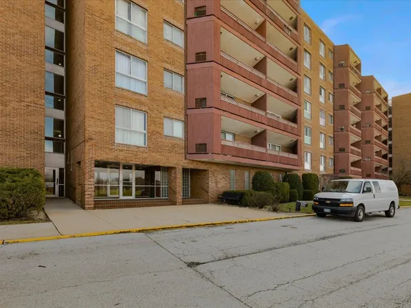 100 Park Ave APT 203, Calumet City, IL 60409