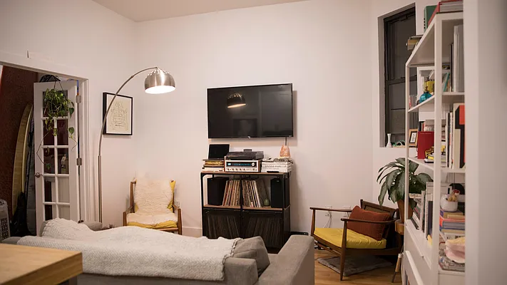 Rented by Nooklyn NYC LLC | media 11