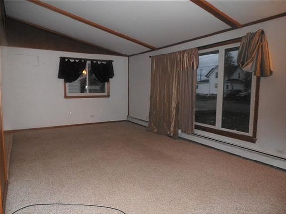 3rd image of 510 Grand Ave