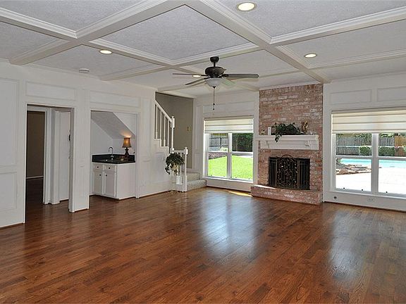 4th image of 2018 Southern Pines Dr