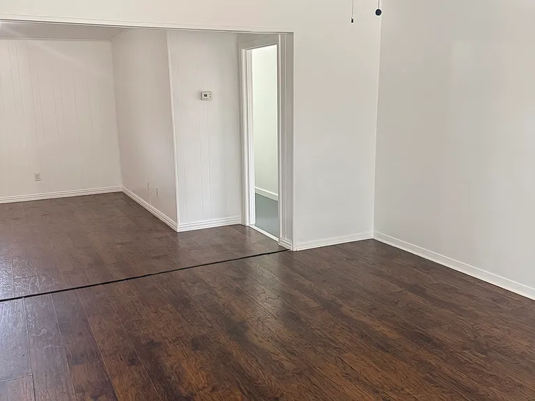 918 Roberts St — Photo 8