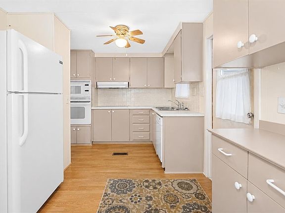 3rd image of 512 PALO VERDE DRIVE