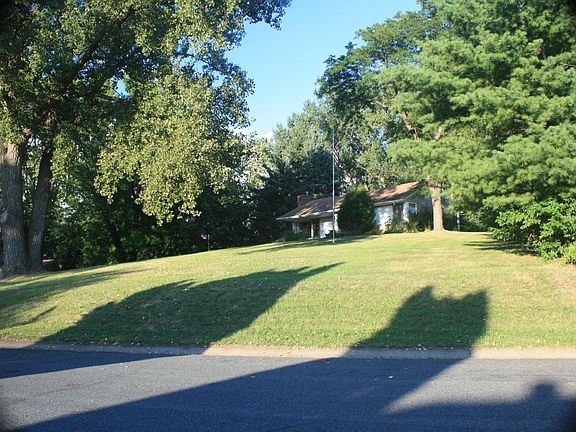 2nd image of 3300 Heritage Ln