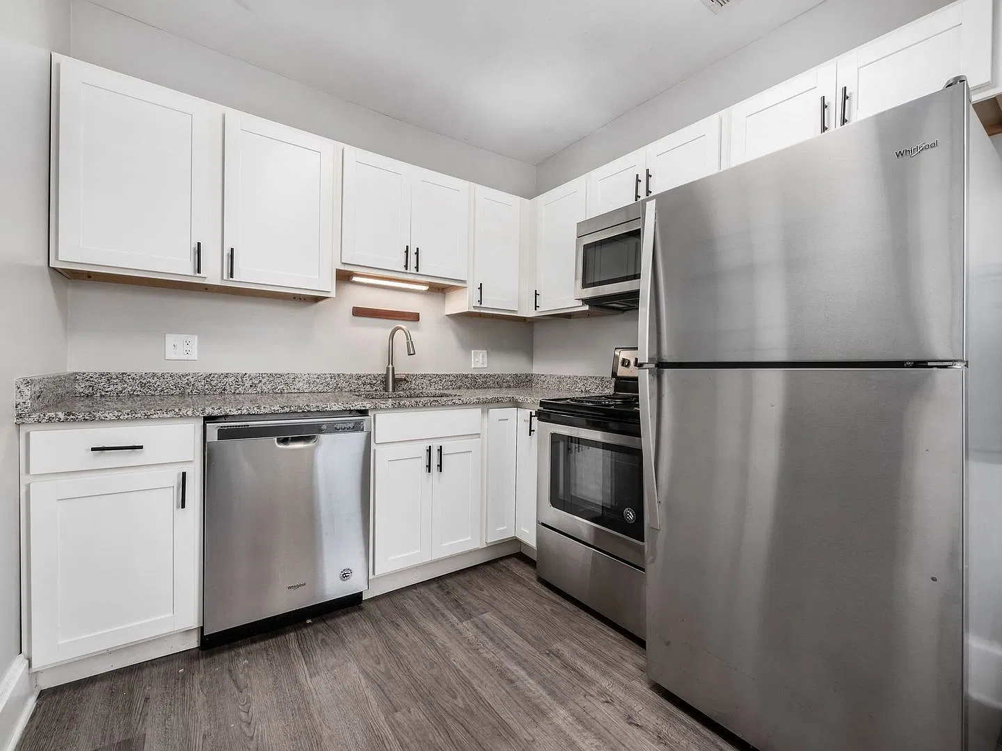 2 bed, 1.0 bath, $1,150 — Photo 4