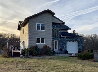 10 Romano Village Dr, Westport, MA 02790