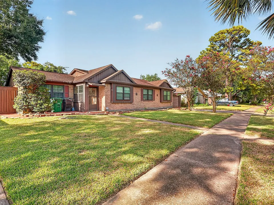 9223 Tooley Dr