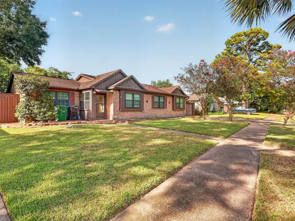 9223 Tooley Dr, Houston, TX 77031